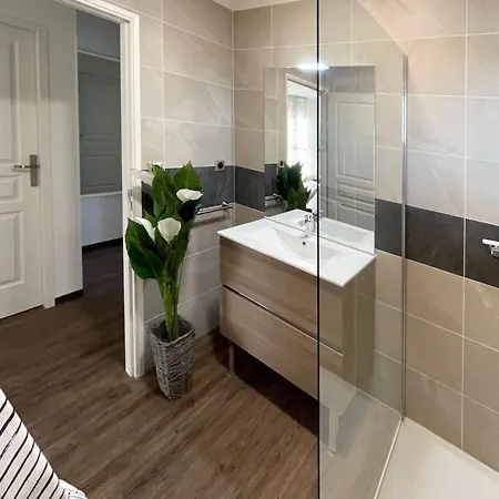 Apartamento Provenzalisches Am In Ruhiger Lage- By Interhome